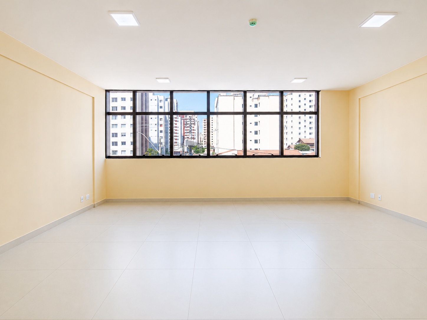Sala comercial ampla