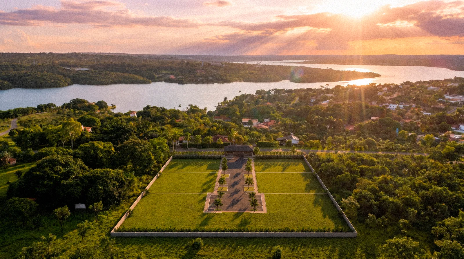 Vista aérea ao pôr do sol