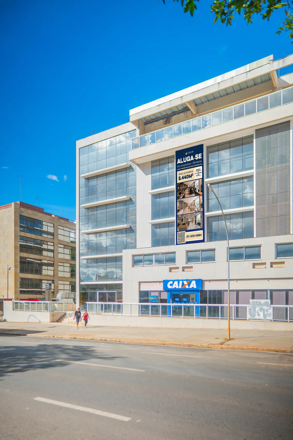 Via Universitas — fachada lateral